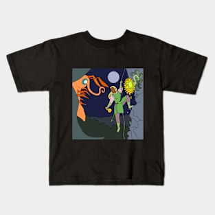 Illaria meets the giant moth. While rockclimbing. At night. Kids T-Shirt